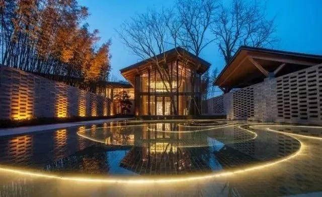 花崗巖石材工程鏡面水的做法 石材鏡面水的做法淺析(配圖)