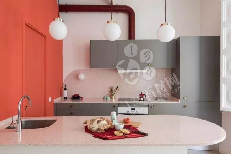 2019年流行的“珊瑚橘”主打色調(diào)